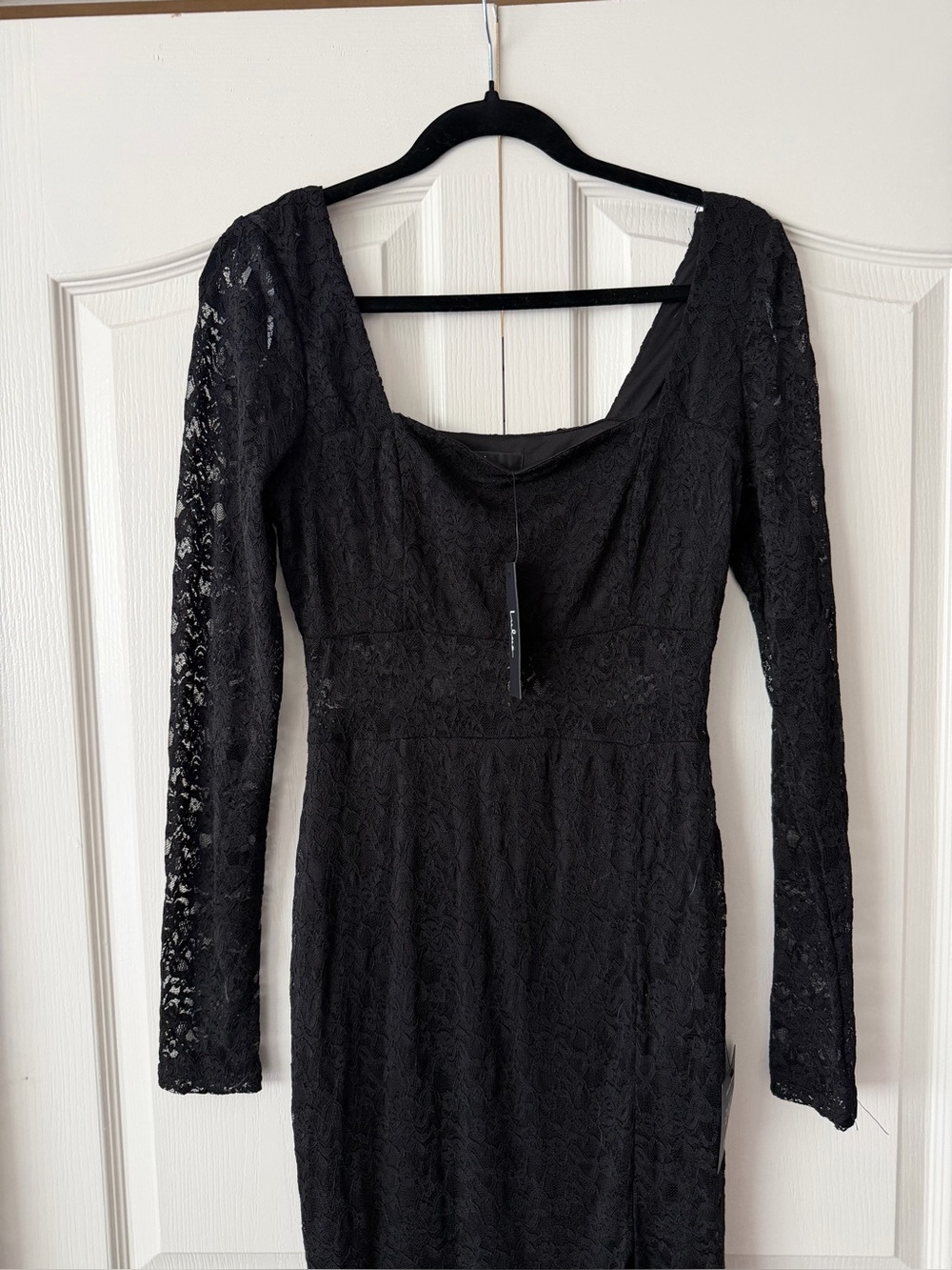 Lulu's Black Lace Long-Sleeve Maxi Dress with Thigh Slit - Picture 5 of 8